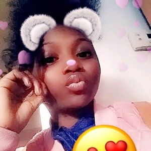 Meet your Posher, Arielle